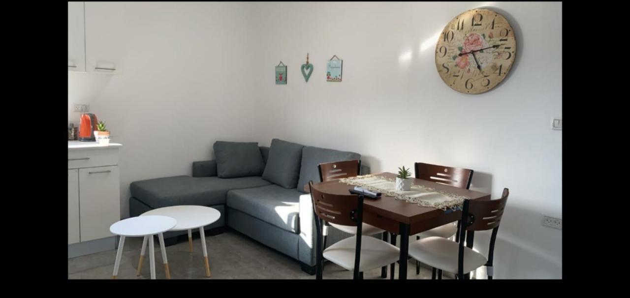 אירוח אריאל Apartment Hagoşrim Exterior foto