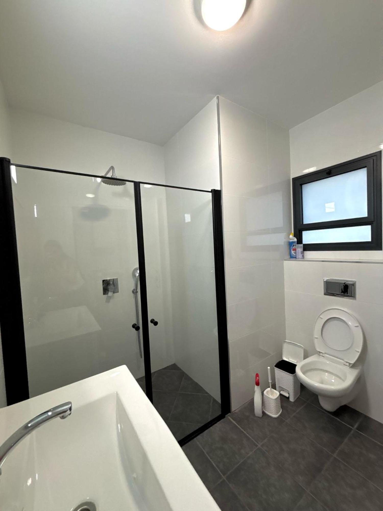 אירוח אריאל Apartment Hagoşrim Exterior foto