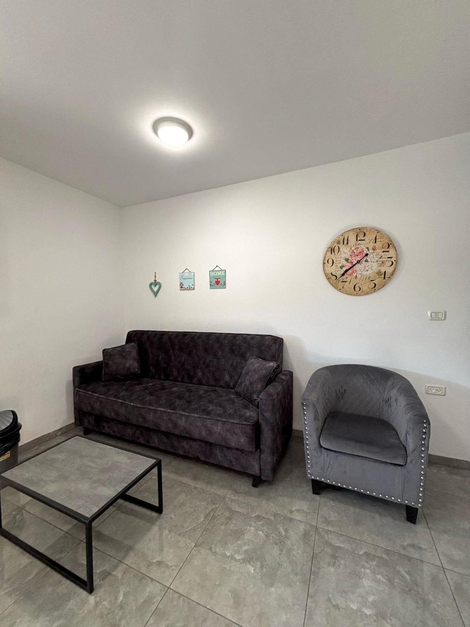 אירוח אריאל Apartment Hagoşrim Exterior foto
